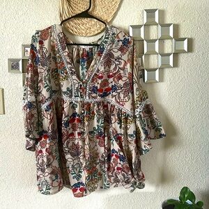 Umgee Tunic with Bell Sleeves Size XL